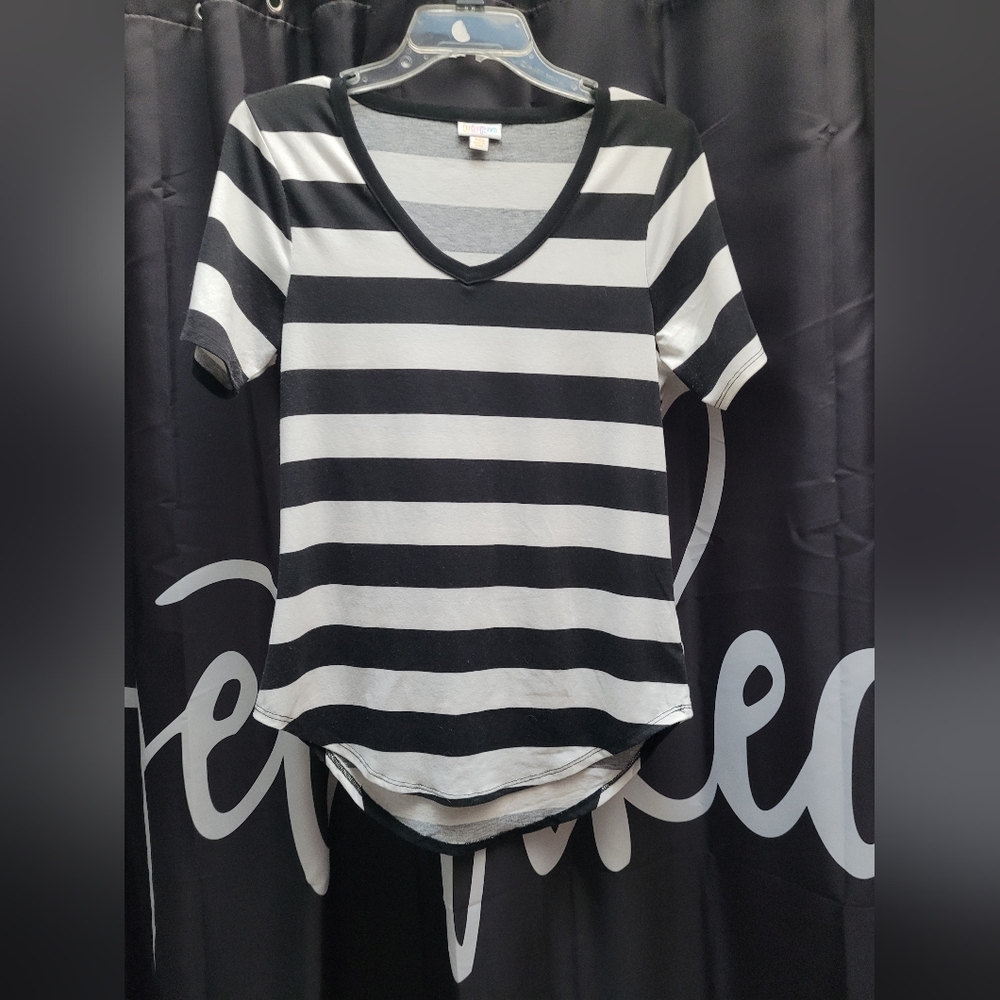Lularoe top